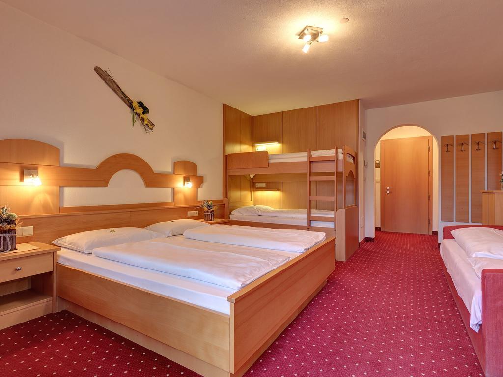 Hotel Gisserhof Ahrntal Zimmer foto