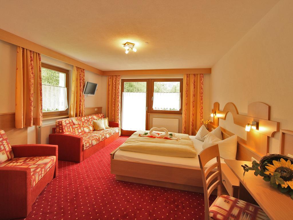 Hotel Gisserhof Ahrntal Zimmer foto